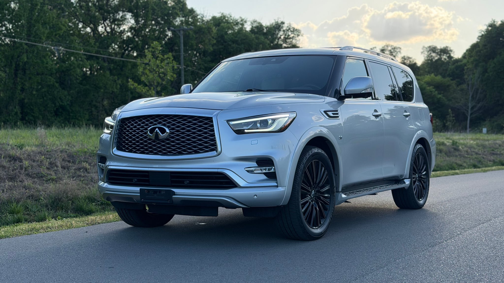 2019 INFINITI QX80 - Image 1