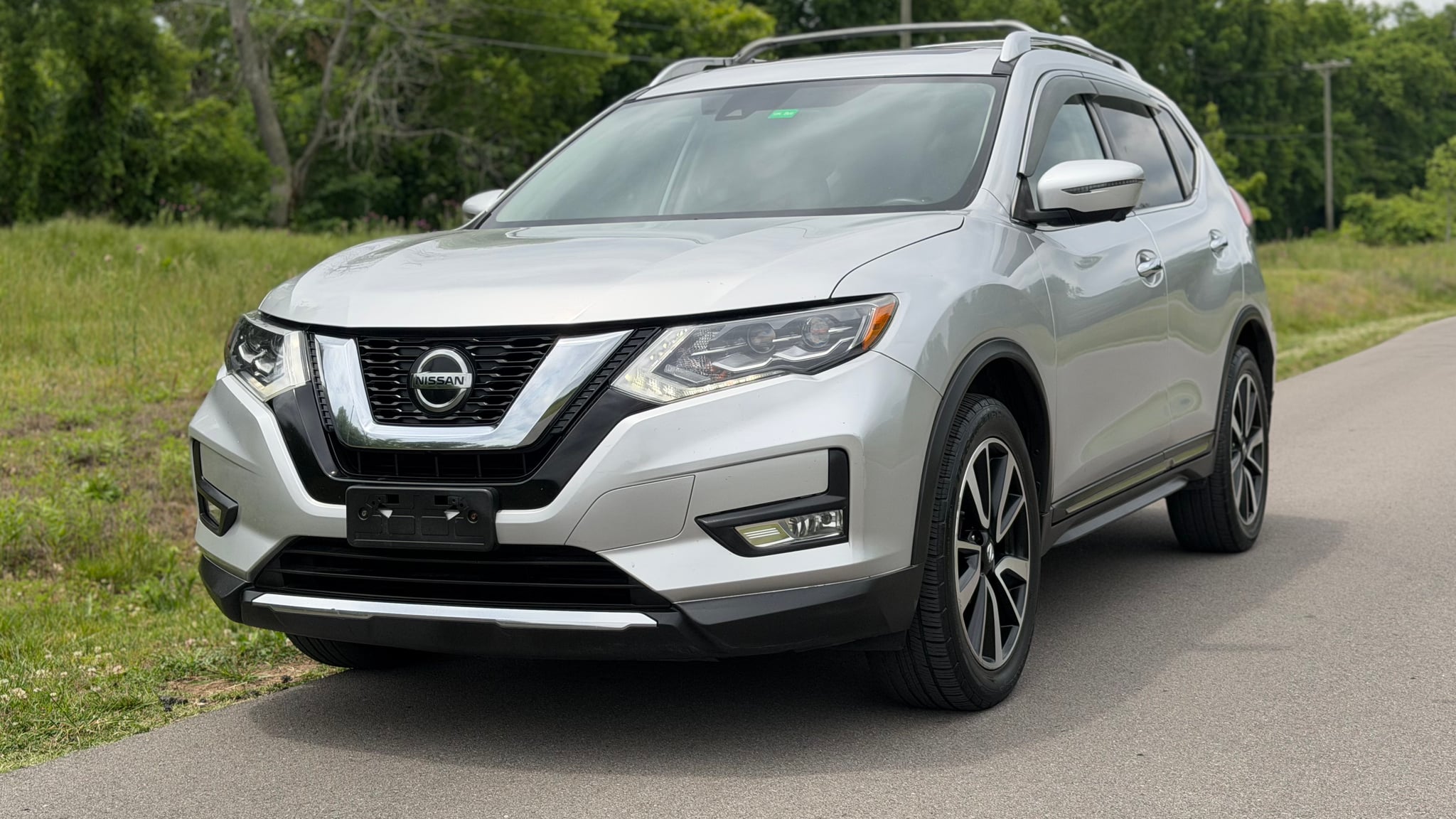 2018 NISSAN Rogue - Image 1