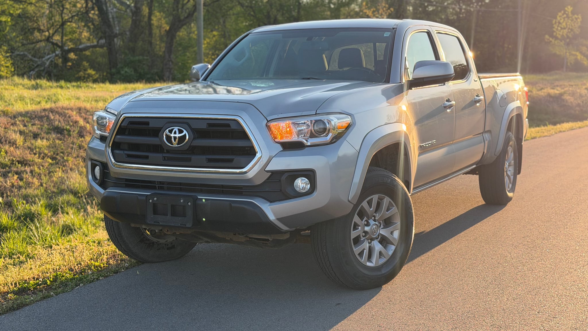 2017 TOYOTA Tacoma - Image 1