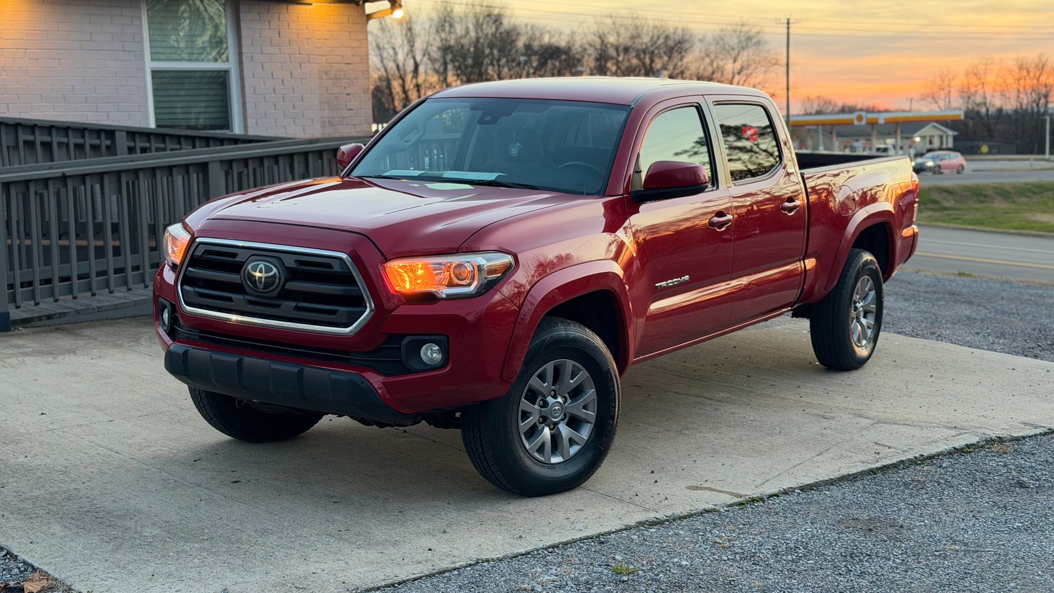 2018 TOYOTA Tacoma - Image 1