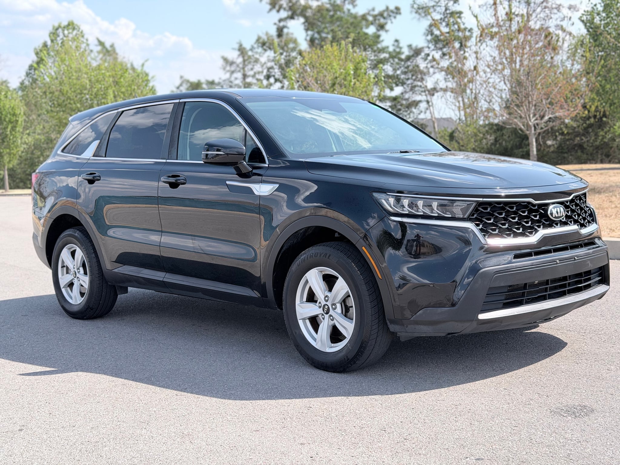 2021 Kia Sorento LX - Photo 2
