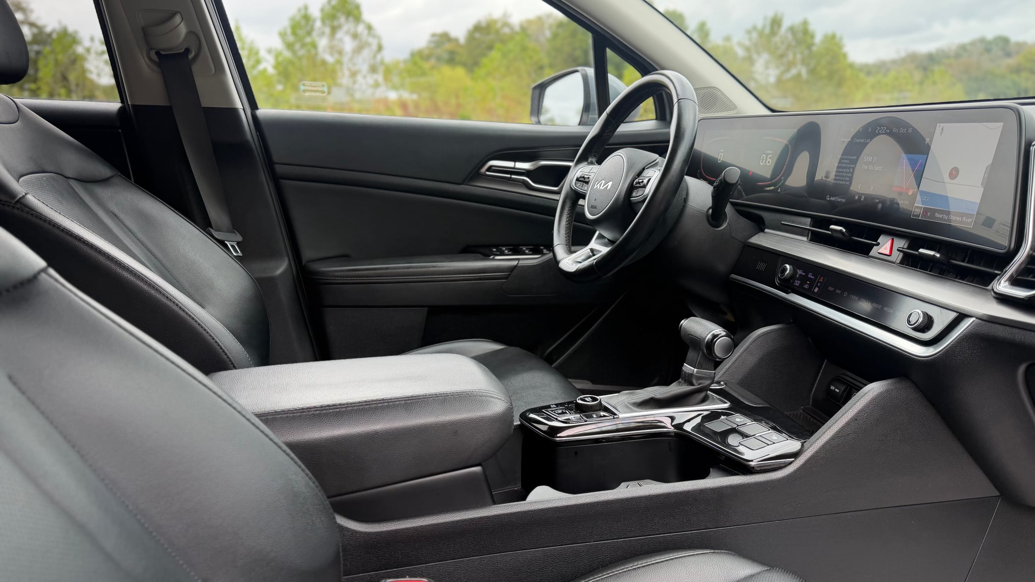 2024 Kia Sportage EX - Photo 14